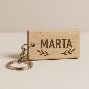 Llavero de madera con nombre 'Marta'